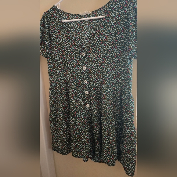 Ee:Some Floral Button-Up Romper - Picture 7 of 7
